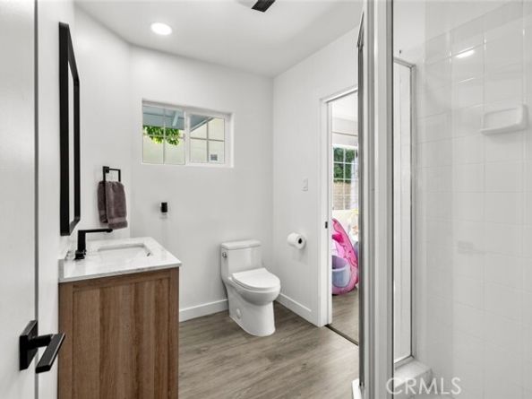 17441 Rayen Street, Northridge (los Angeles) CA 91325