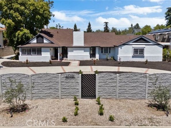 17441 Rayen Street, Northridge (los Angeles) CA 91325