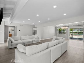 17441 Rayen Street, Northridge (los Angeles) CA 91325