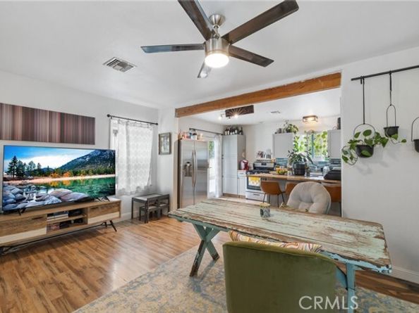 8036 Hazeltine Avenue, Panorama City (los Angeles) CA 91402