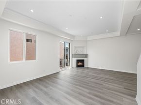 10235 Independence Avenue 10, Chatsworth (los Angeles) CA 91311