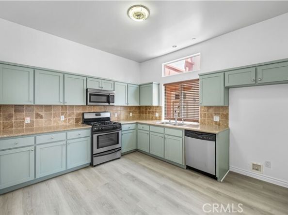 10235 Independence Avenue 10, Chatsworth (los Angeles) CA 91311