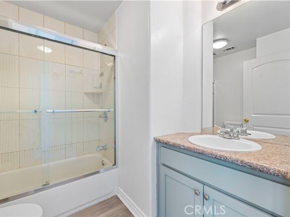 10235 Independence Avenue 10, Chatsworth (los Angeles) CA 91311