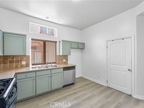 10235 Independence Avenue 10, Chatsworth (los Angeles) CA 91311