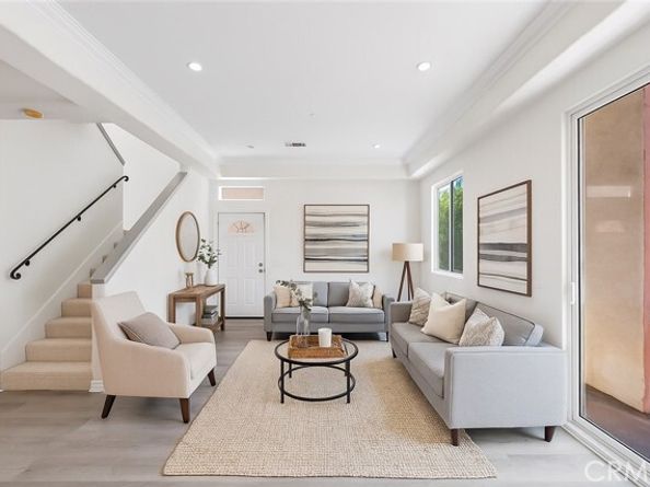 10235 Independence Avenue 10, Chatsworth (los Angeles) CA 91311