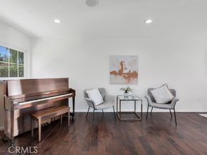 8018 Oakdale Avenue, Winnetka (los Angeles) CA 91306