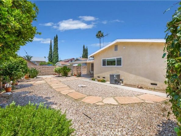 15354 Runnymede Street, Van Nuys (los Angeles) CA 91406