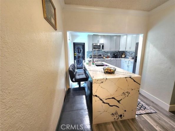 8626 Laurel Canyon Boulevard, Sun Valley (los Angeles) CA 91352