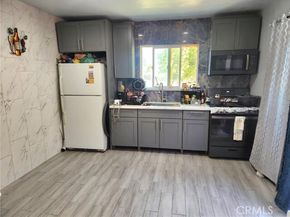 8626 Laurel Canyon Boulevard, Sun Valley (los Angeles) CA 91352