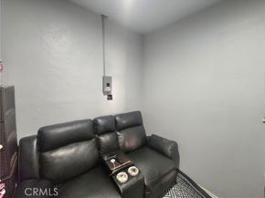 8626 Laurel Canyon Boulevard, Sun Valley (los Angeles) CA 91352