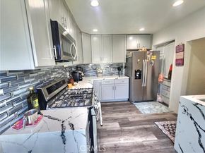 8626 Laurel Canyon Boulevard, Sun Valley (los Angeles) CA 91352