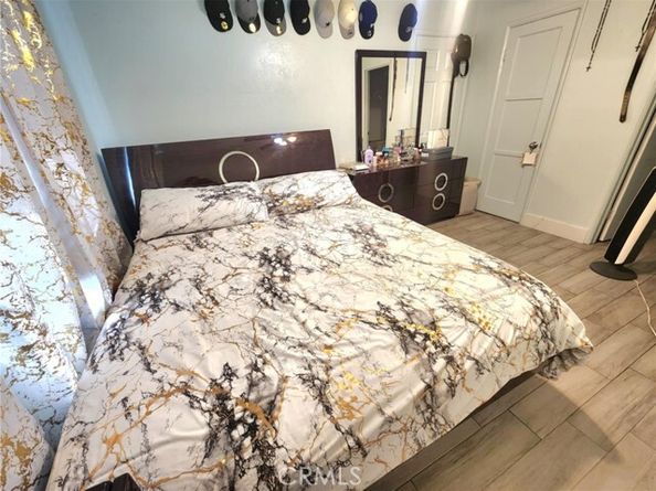 8626 Laurel Canyon Boulevard, Sun Valley (los Angeles) CA 91352