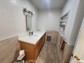 8626 Laurel Canyon Boulevard, Sun Valley (los Angeles) CA 91352