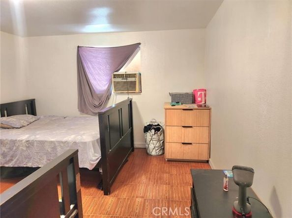 8626 Laurel Canyon Boulevard, Sun Valley (los Angeles) CA 91352