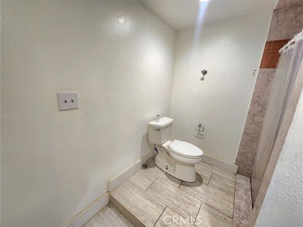 8626 Laurel Canyon Boulevard, Sun Valley (los Angeles) CA 91352