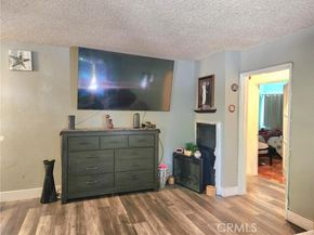 8626 Laurel Canyon Boulevard, Sun Valley (los Angeles) CA 91352