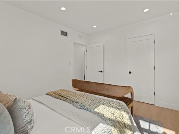 7018 Aldea Avenue, Los Angeles CA 91406