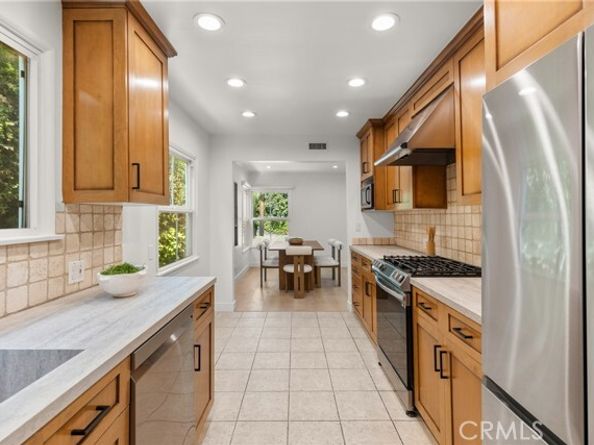 7018 Aldea Avenue, Los Angeles CA 91406