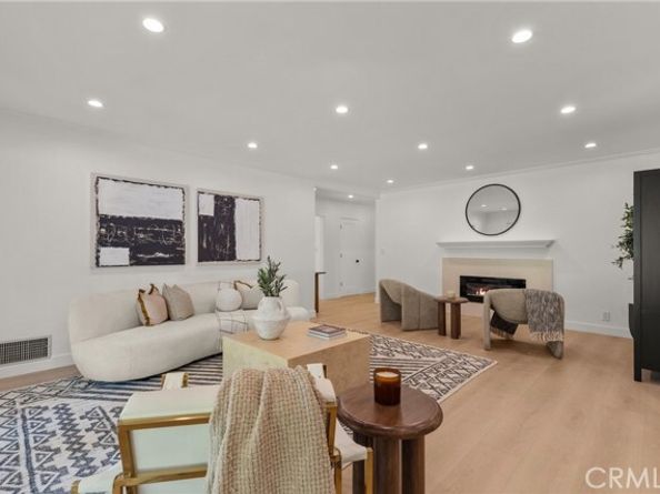 7018 Aldea Avenue, Los Angeles CA 91406
