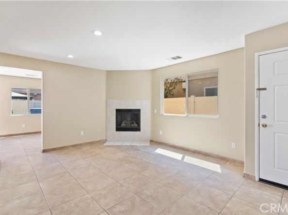 9427 Lemona Avenue 23, North Hills (los Angeles) CA 91343