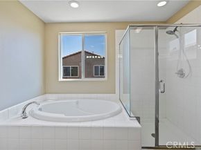 9427 Lemona Avenue 23, North Hills (los Angeles) CA 91343