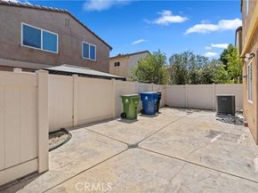 9427 Lemona Avenue 23, North Hills (los Angeles) CA 91343