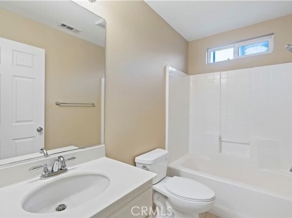 9427 Lemona Avenue 23, North Hills (los Angeles) CA 91343