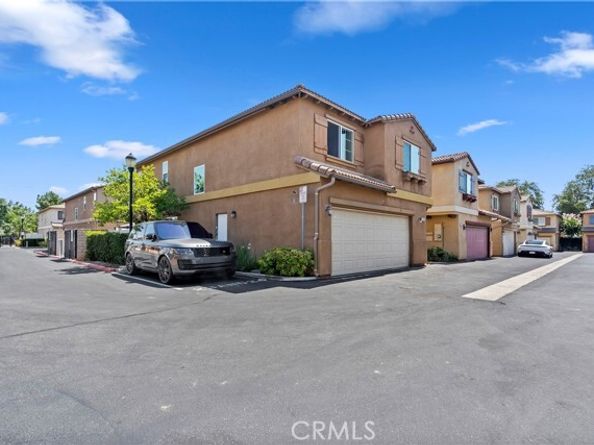 9427 Lemona Avenue 23, North Hills (los Angeles) CA 91343
