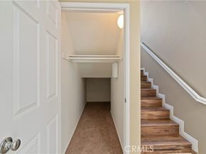 9427 Lemona Avenue 23, North Hills (los Angeles) CA 91343