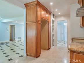 20129 Halsted Street, Chatsworth (los Angeles) CA 91311
