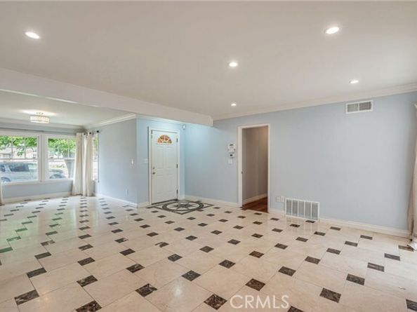 20129 Halsted Street, Chatsworth (los Angeles) CA 91311