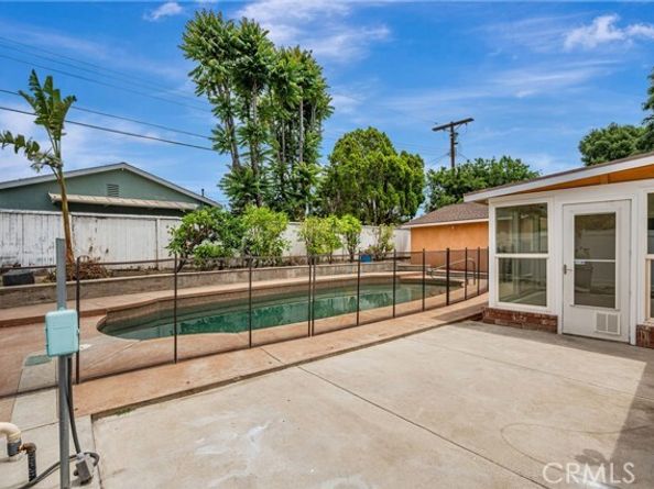 20129 Halsted Street, Chatsworth (los Angeles) CA 91311