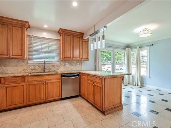 20129 Halsted Street, Chatsworth (los Angeles) CA 91311