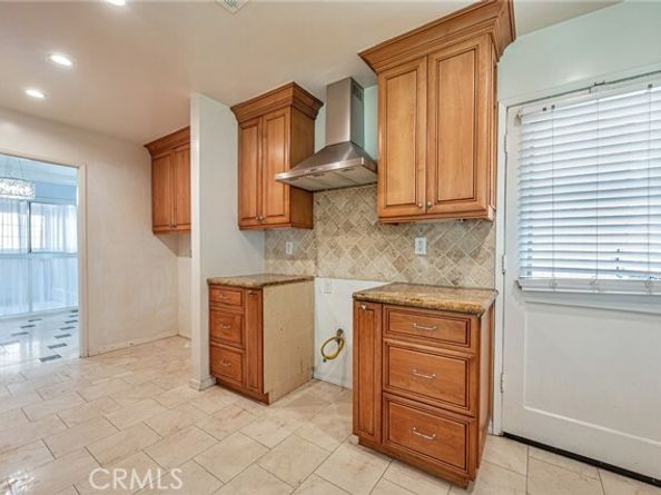 20129 Halsted Street, Chatsworth (los Angeles) CA 91311