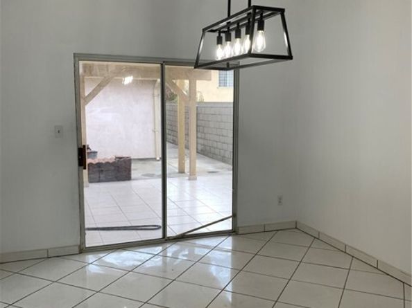 8242 Ventura Canyon Avenue, Panorama City (los Angeles) CA 91402