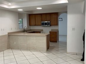 8242 Ventura Canyon Avenue, Panorama City (los Angeles) CA 91402