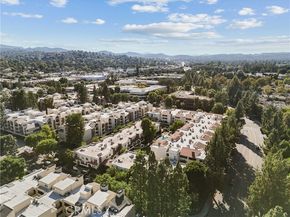 21620 Burbank 22, Woodland Hills (los Angeles) CA 91367