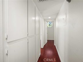 21620 Burbank 22, Woodland Hills (los Angeles) CA 91367