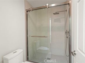 21620 Burbank 22, Woodland Hills (los Angeles) CA 91367