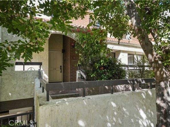 21620 Burbank 22, Woodland Hills (los Angeles) CA 91367