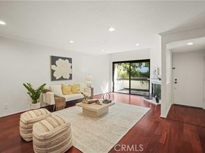 21620 Burbank 22, Woodland Hills (los Angeles) CA 91367