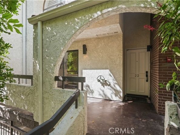 21620 Burbank 22, Woodland Hills (los Angeles) CA 91367