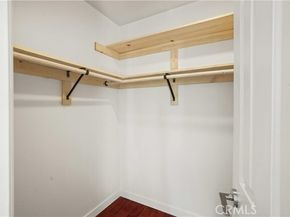 21620 Burbank 22, Woodland Hills (los Angeles) CA 91367