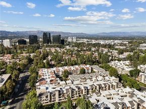 21620 Burbank 22, Woodland Hills (los Angeles) CA 91367