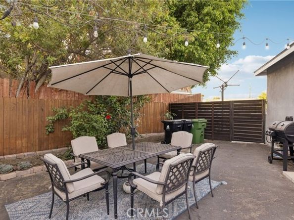 17232 Elkwood Street, Los Angeles CA 91406