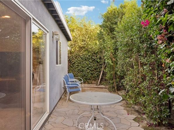 17232 Elkwood Street, Los Angeles CA 91406