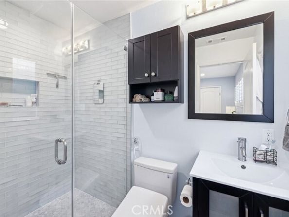 17232 Elkwood Street, Los Angeles CA 91406