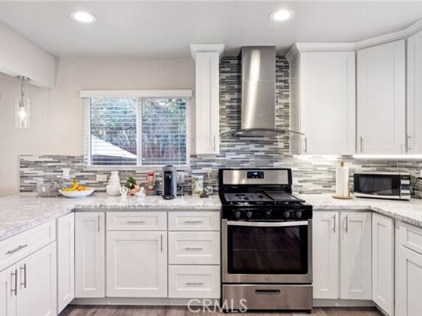17232 Elkwood Street, Los Angeles CA 91406