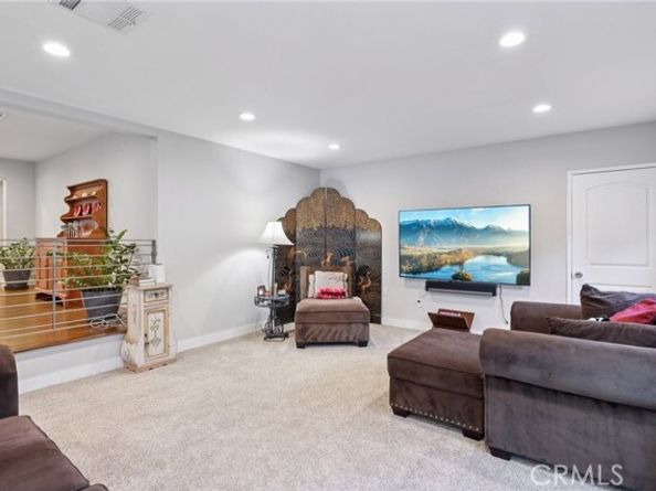 17232 Elkwood Street, Los Angeles CA 91406