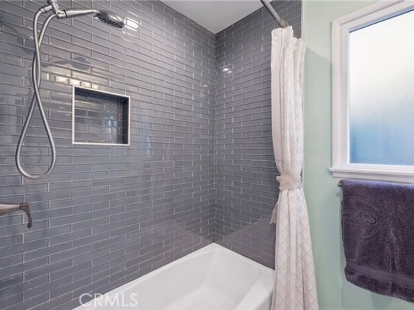 17232 Elkwood Street, Los Angeles CA 91406